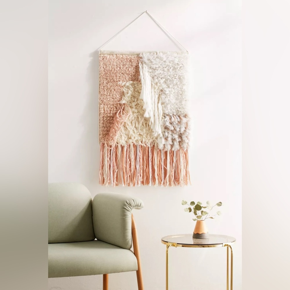 NWOT Urban Outfitters Talla Textured Wall Hanging Woven Art in Cream and Pink
